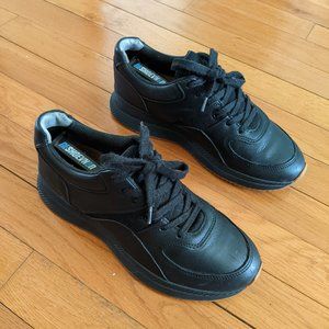 Everlane Trainer Sneakers - Black with Gum Sole